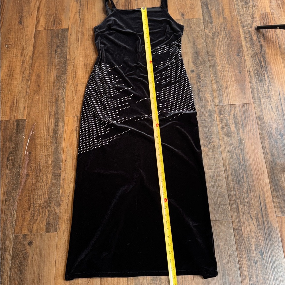 My Michelle Black Dress with Silver Accents
velvet fabric - Picture 8 of 9
